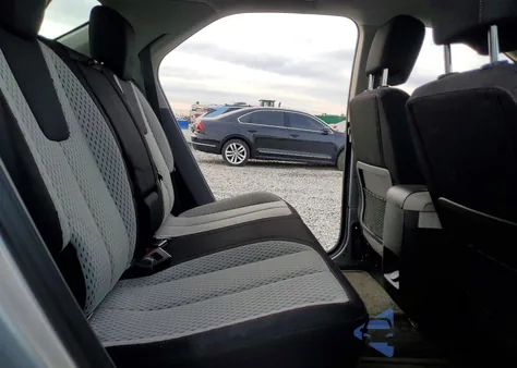 2015 Chevrolet Equinox Ls z USA, uszkodzony, nr VIN 1GNFLEEK7FZ103338